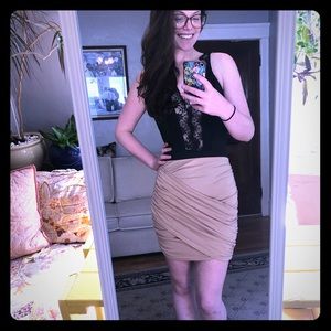 Beige ruched mini skit. Fashion Nova.